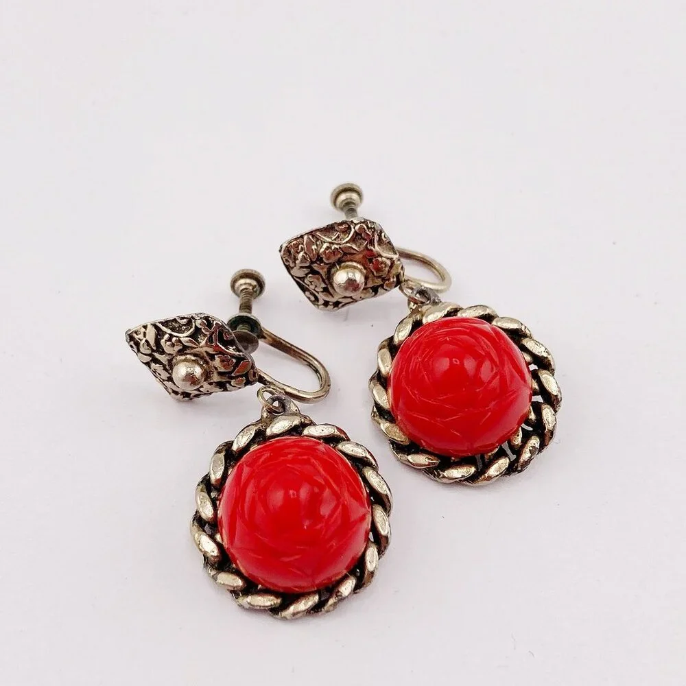 VINTAGE Red plastic rose and silver tone metal choker necklace & earring set - Picture 10 of 15